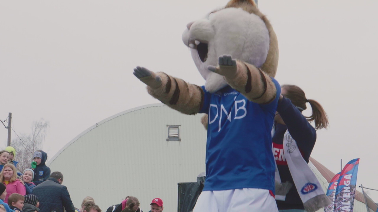 Folkefest på Ski idrettspark